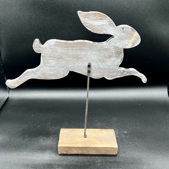 Distressed Wood Bunny on Post - Picture 4 of 15